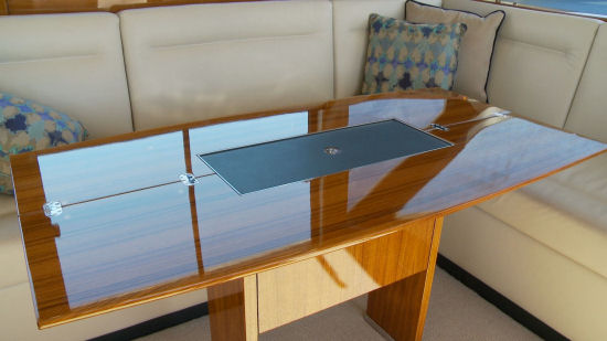 Maritimo M58 dinette table