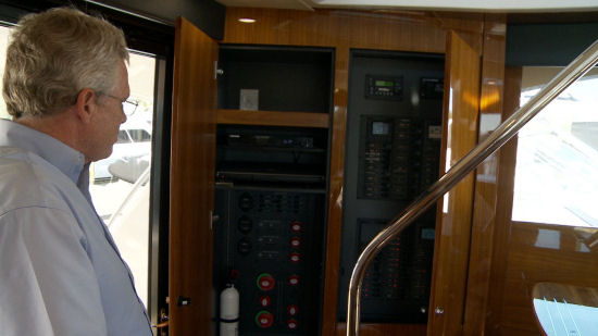 Maritimo M58 electrical panel
