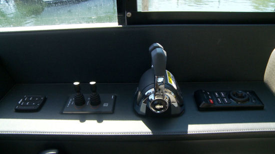 Maritimo M58 engine controls