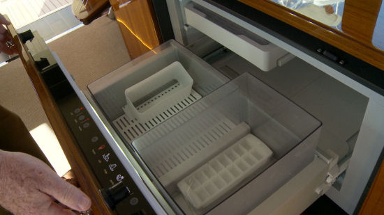 Maritimo M58 freezer drawer