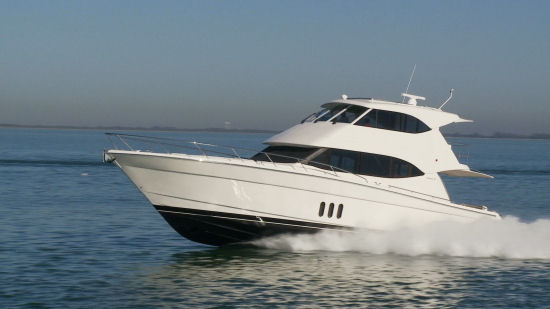 Maritimo M58 running shot