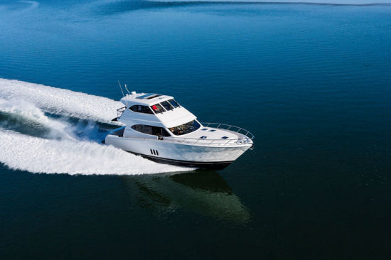 Maritimo M58 running shot