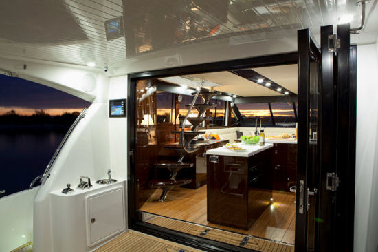 Maritimo M58 salon doors