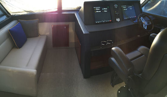 Maritimo M58 guest sofa