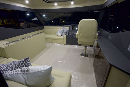 Maritimo M51 flying bridge layout